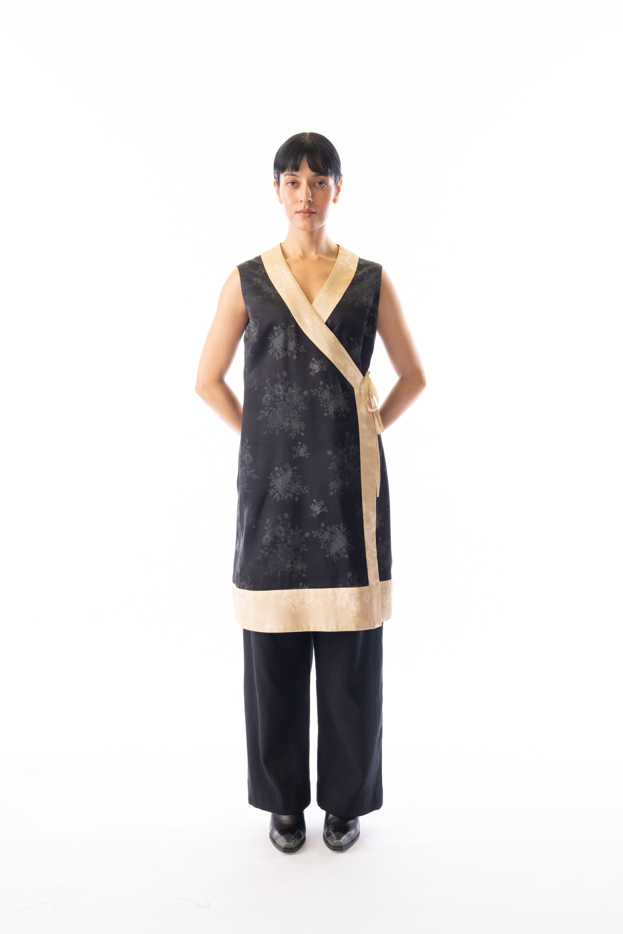 Black cotton trousers