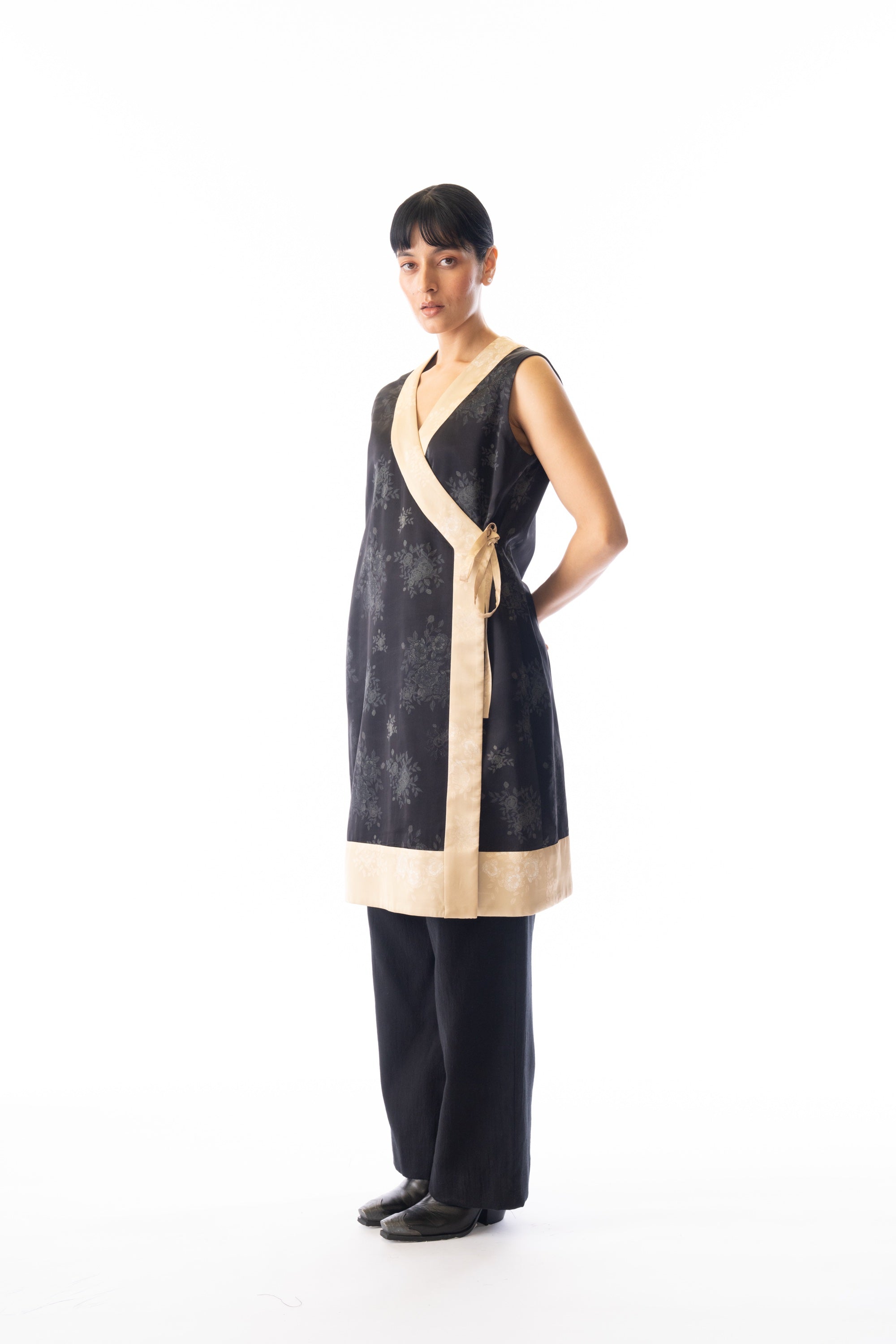 Black cotton trousers