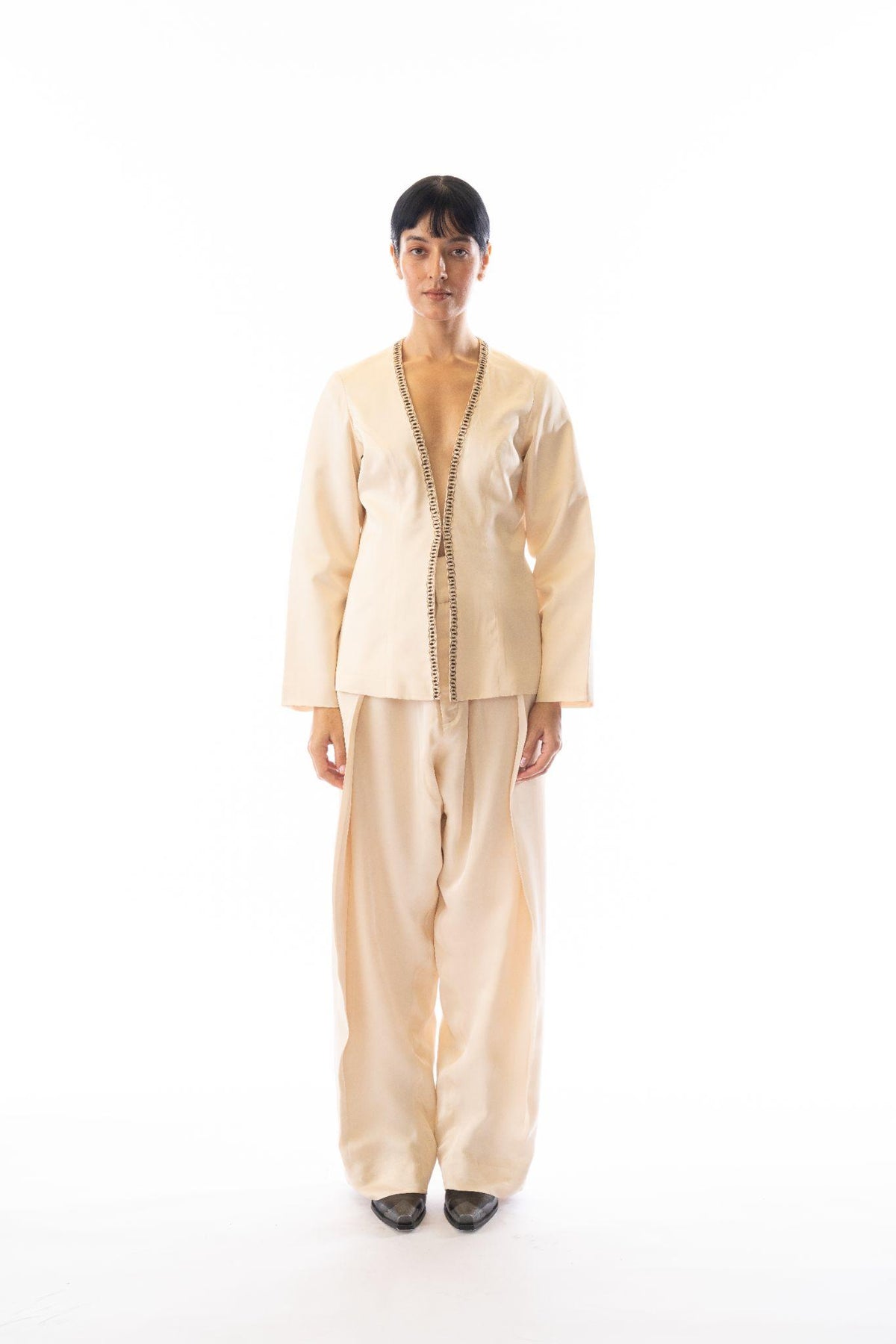 Ivory embroidered uncollared shirt