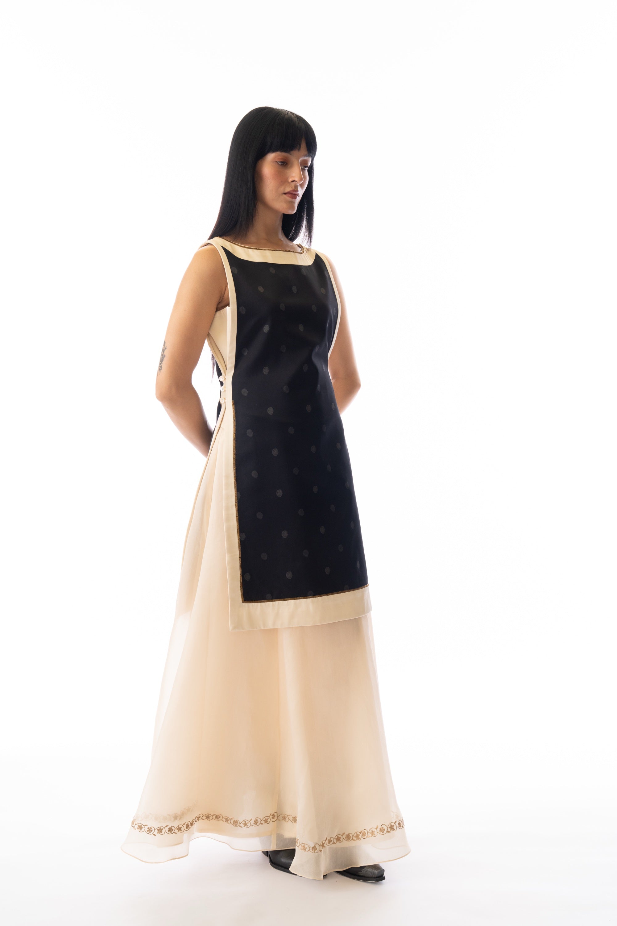 Ivory organza unstructured embroidered maxi skirt